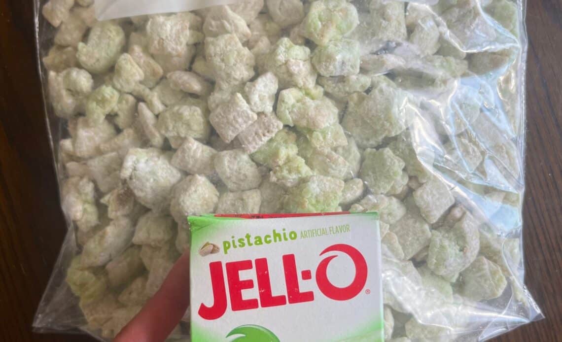 PISTACHIO PUPPY CHOW